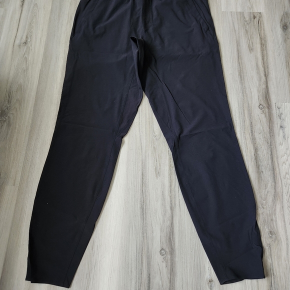 Lululemon in mind pant - Picture 3 of 5